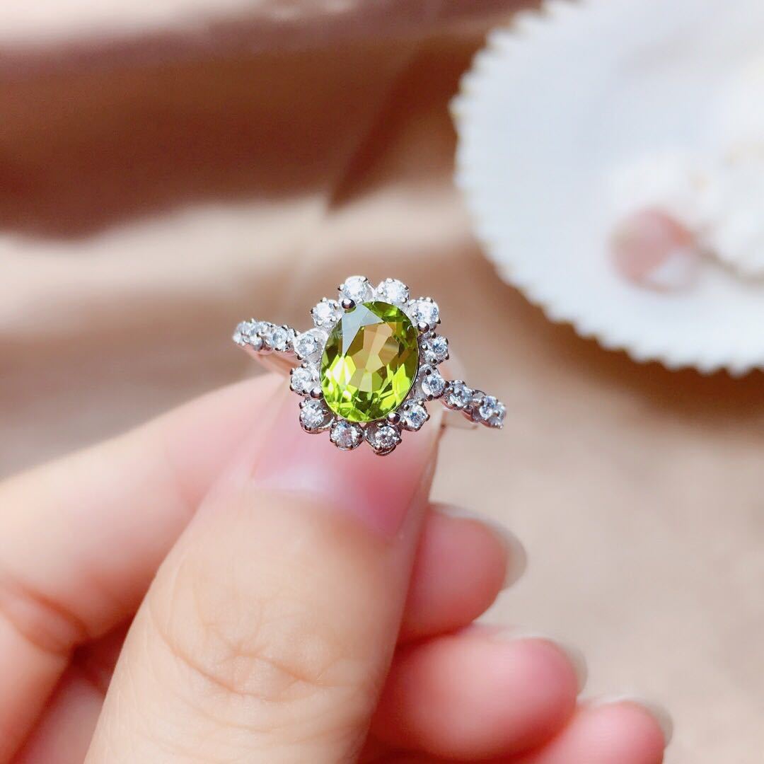 Elara Olivine Cristal - ALIZAElara Olivine CristalElara Olivine CristalElara Olivine CristalWomen AccessoriesALIZAALIZA62845249Auréline Verdant RingElara Olivine Cristal